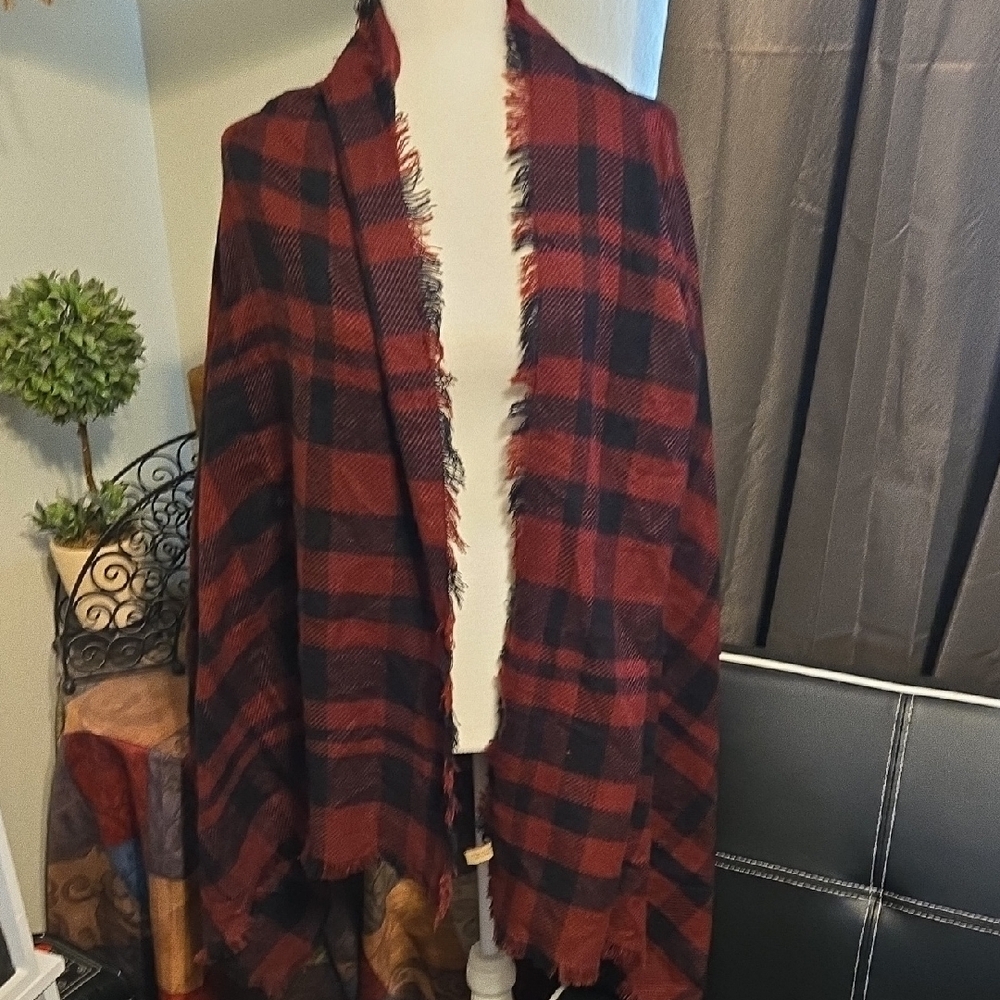 Cozy Red and Black Checkered Scarf - Picture 7 of 7